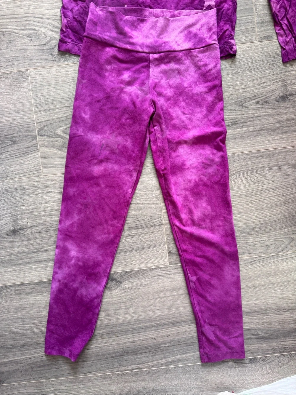 Flowers by Zoe Set Purple Tie-Dye Star Distressed Top & Legging S-M